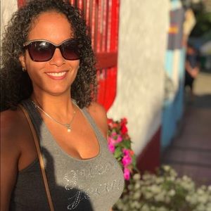 Meet your Posher, Monica